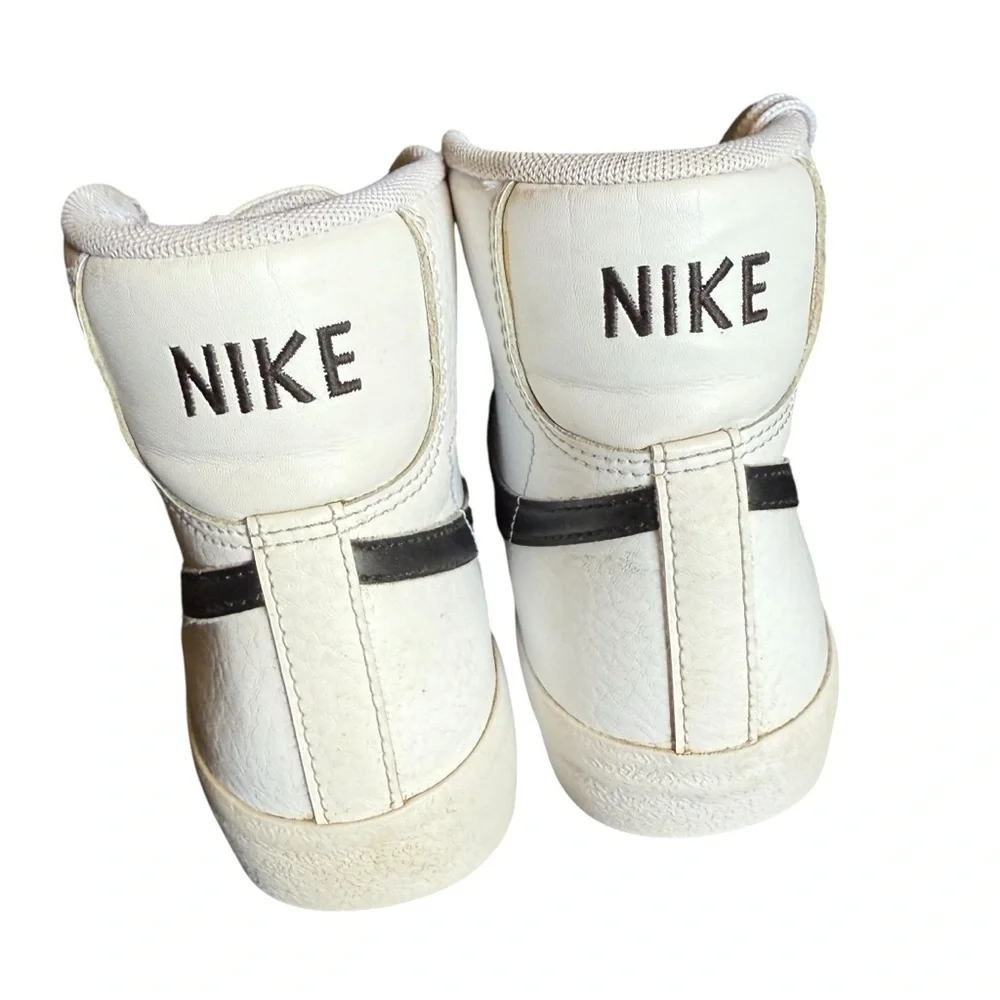 Nike blazer Mid ‘77 vintage white black sail Sneakers youth basketball youth sz4